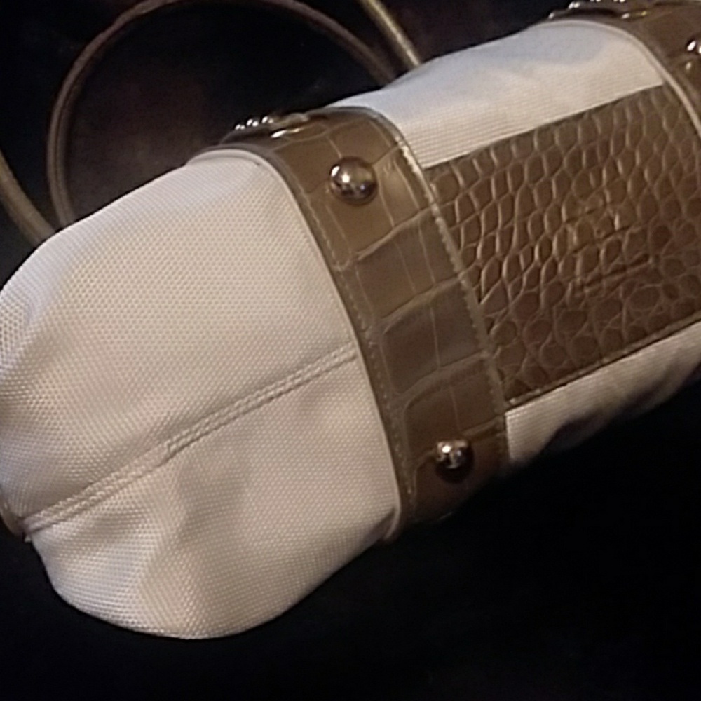 KVZeeland Handbag & Bling - Picture 3 of 8